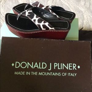 Donald Pliner animal print platform sandals Sz 7M